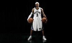 九游体育平台-独行侠对阵掘金，塔图姆持续制造杀伤背后的战术博弈与球星进化