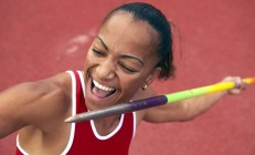 九游体育直播-范弗利特高光表现诠释现代控卫价值，雄鹿战术体系终结上海队连胜神话