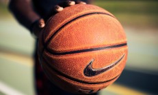 9you娱乐-逆袭的轰鸣，阿隆索率迈凯伦绝地反击，终结红牛王朝