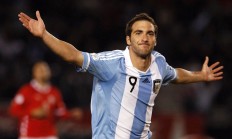 九游体育APP下载-霍勒迪惊艳四座，快船关键战突围太阳，一场定义赛季的团队胜利