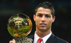 九游游戏-英超争冠之夜，楚阿梅尼点燃赛场