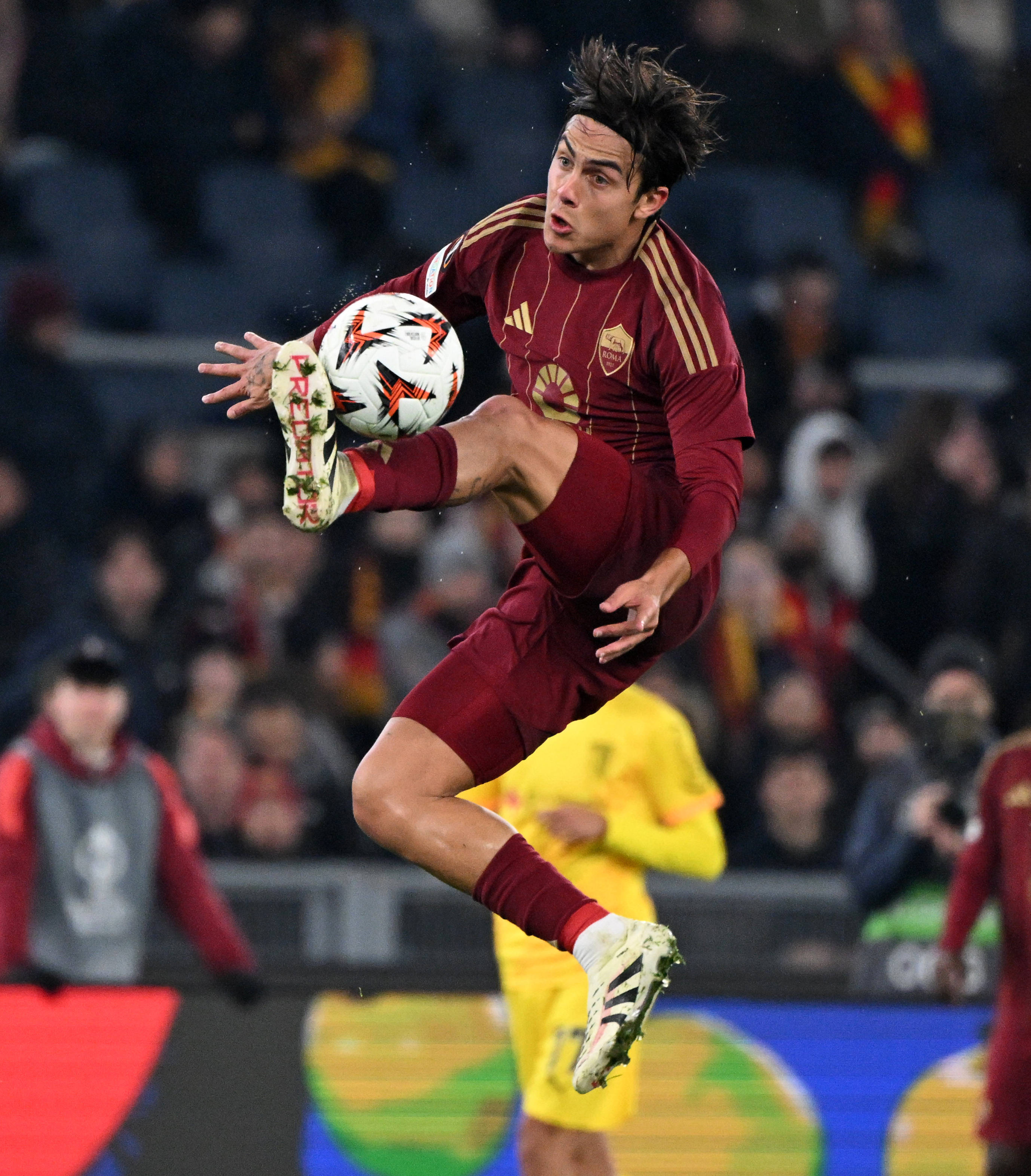 罗马竞技客场挑战巴塞罗那,争夺胜利 罗马竞技客场挑战巴塞罗那,争夺胜利