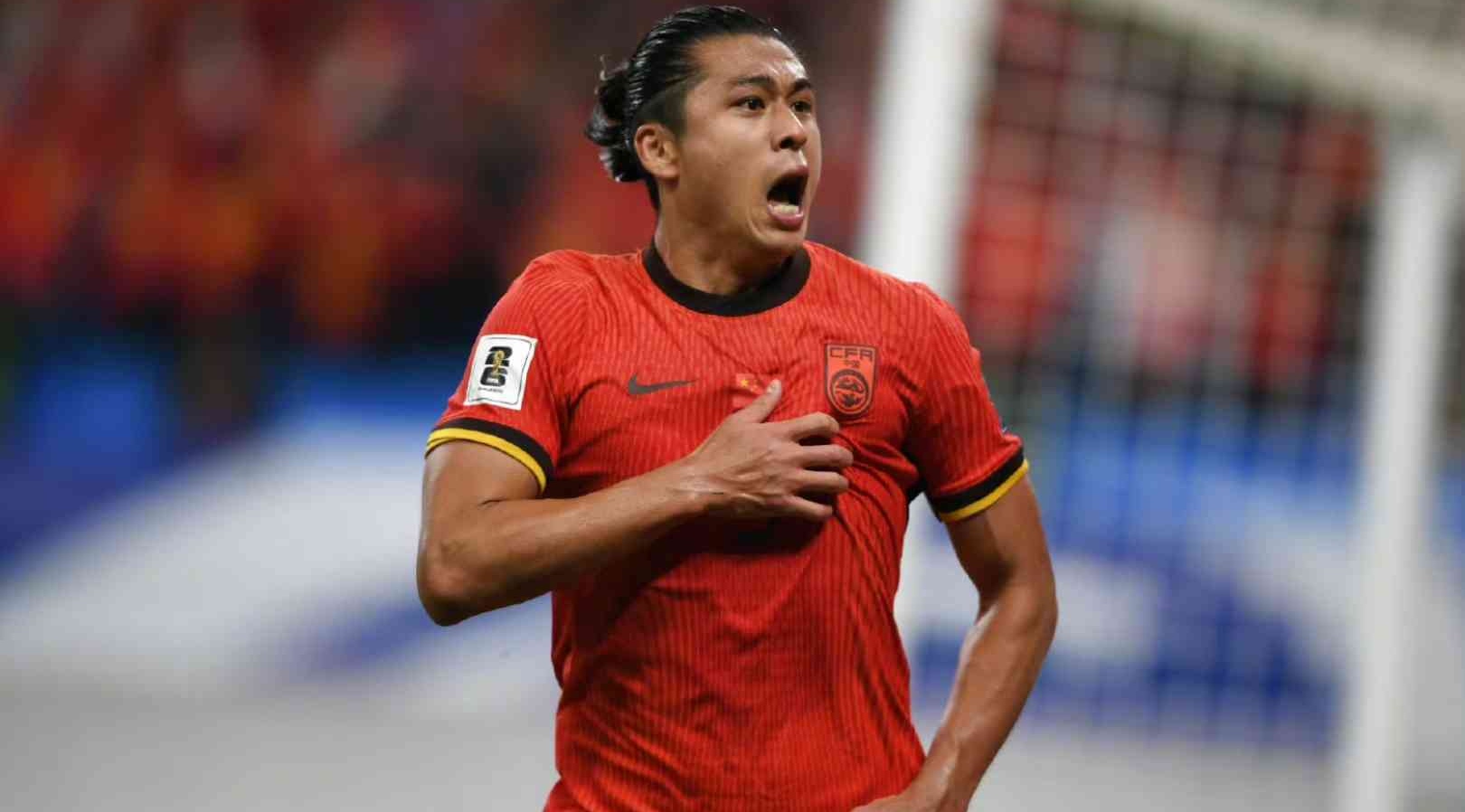 包含激烈角逐展开,球场情绪高涨,球队全力拼搏的词条 包含激烈角逐展开,球场情绪高涨,球队全力拼搏的词条