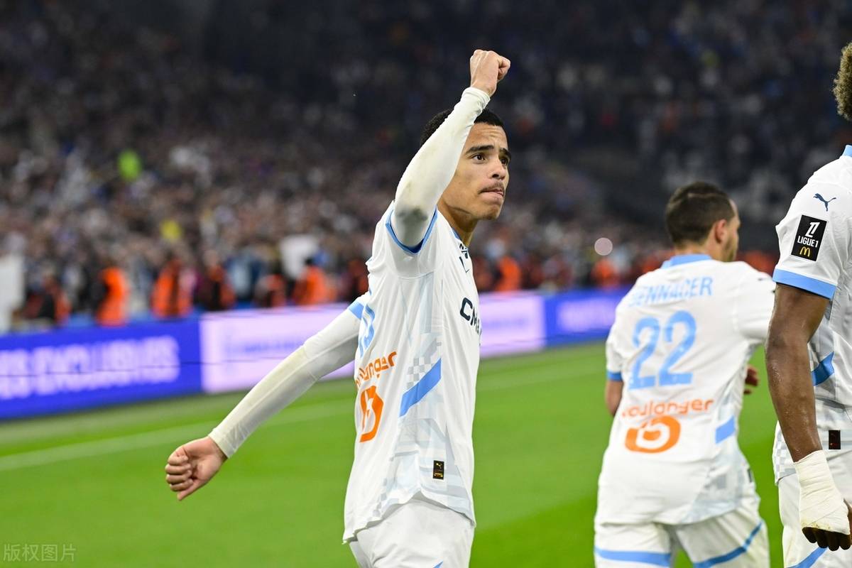 摩纳哥逆转取胜,赛后球员沸腾欢庆 摩纳哥逆转取胜,赛后球员沸腾欢庆