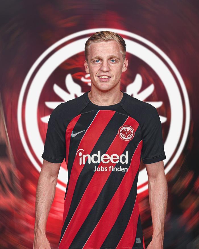 弗兰克福队豪取三分，小组领先优势巩固的简单介绍