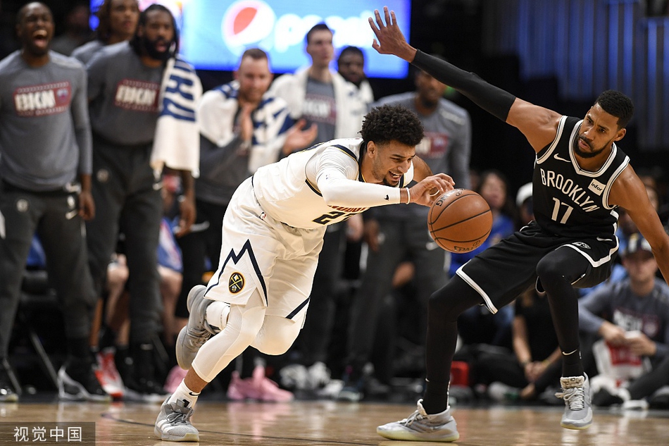 包含篮网B队力克掘金，拉塞尔完成帽子戏法的词条