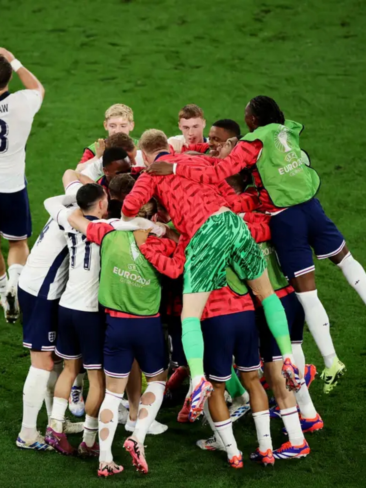 关于欧洲精彩比赛不断，球迷热血沸腾的信息