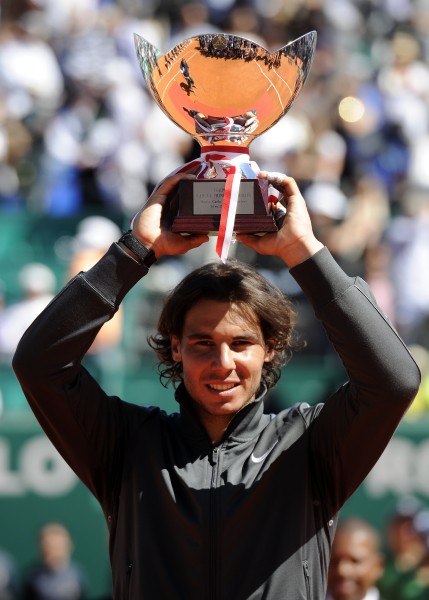 包含蒙特卡洛大师赛横扫法网，纳达尔刷新纪录的词条