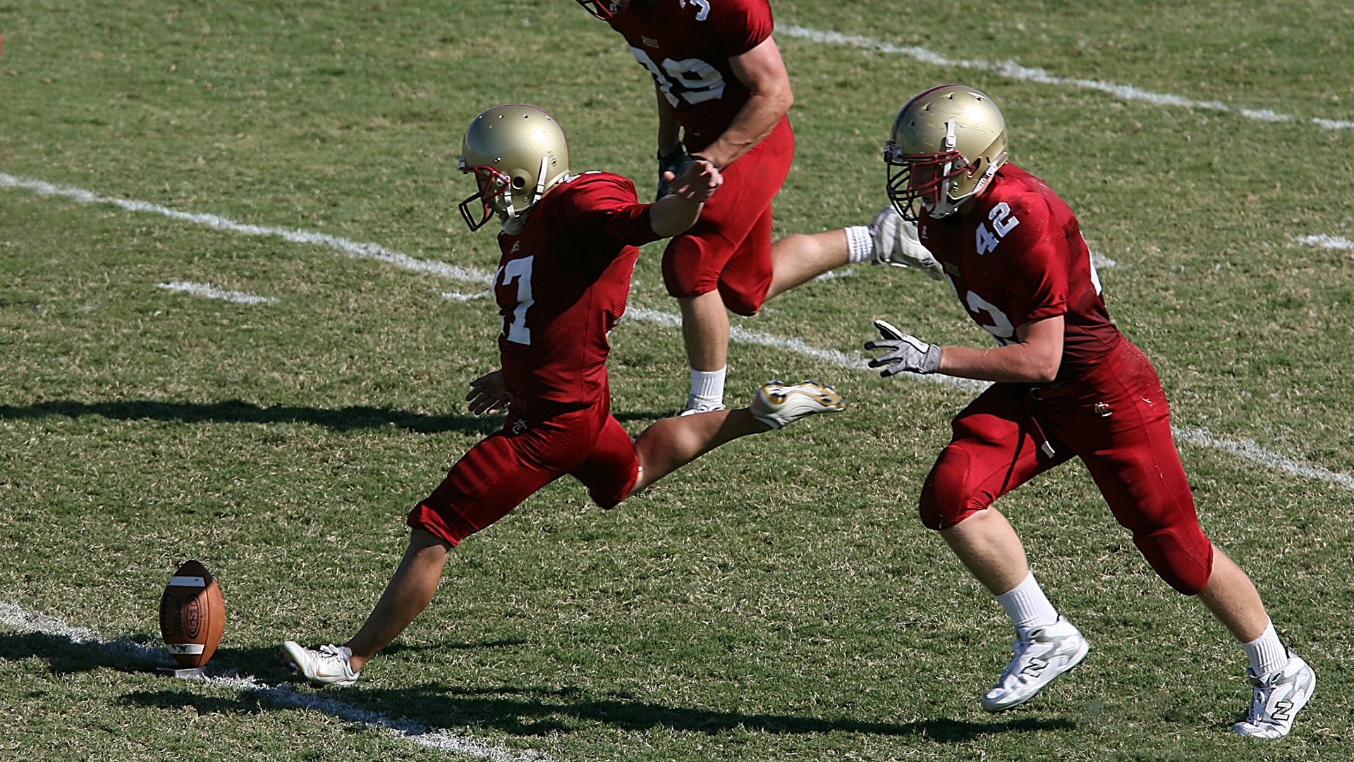 红牛车队强势碾压梅赛德斯，周冠宇关键制胜改写F1格局